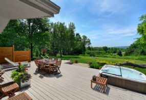 Alfresco dining on the west deck - Country homes for sale and luxury real estate including horse farms and property in the Caledon and King City areas near Toronto