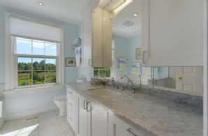 Main Washroom - Country homes for sale and luxury real estate including horse farms and property in the Caledon and King City areas near Toronto