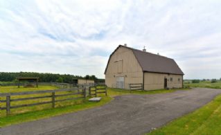 Stable/Workshop - Country homes for sale and luxury real estate including horse farms and property in the Caledon and King City areas near Toronto