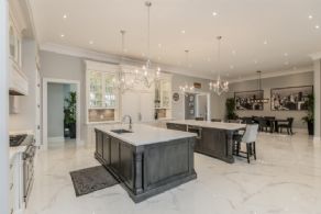 Kitchen and Breakfast Room - Country homes for sale and luxury real estate including horse farms and property in the Caledon and King City areas near Toronto