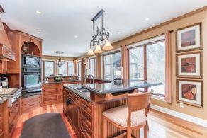 Kitchen with Centre Island - Country homes for sale and luxury real estate including horse farms and property in the Caledon and King City areas near Toronto