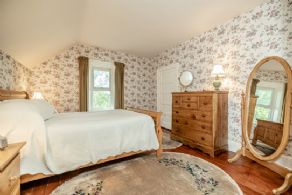 Master Bedroom - Country homes for sale and luxury real estate including horse farms and property in the Caledon and King City areas near Toronto