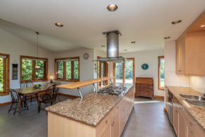 Large Eat-in Kitchen Surrounded by Nature - Country homes for sale and luxury real estate including horse farms and property in the Caledon and King City areas near Toronto
