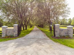 Front Entrance - Country homes for sale and luxury real estate including horse farms and property in the Caledon and King City areas near Toronto
