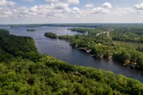 Private Lake House on Lake Muskoka, Bala, Ontario - Country homes for sale and luxury real estate including horse farms and property in the Caledon and King City areas near Toronto