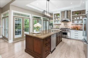 Sun-filled Kitchen - Country homes for sale and luxury real estate including horse farms and property in the Caledon and King City areas near Toronto