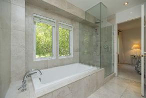 Shared Bathroom Suite - Country homes for sale and luxury real estate including horse farms and property in the Caledon and King City areas near Toronto