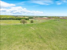 Tottenham Estate Property , Ontario - Country homes for sale and luxury real estate including horse farms and property in the Caledon and King City areas near Toronto
