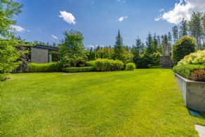 Landscaping - Country homes for sale and luxury real estate including horse farms and property in the Caledon and King City areas near Toronto