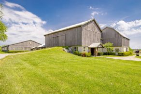 Stable and Indoor Arena - Country homes for sale and luxury real estate including horse farms and property in the Caledon and King City areas near Toronto