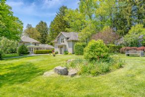 4-bedroom Main House plus 2-bedroom Guest House - Country homes for sale and luxury real estate including horse farms and property in the Caledon and King City areas near Toronto