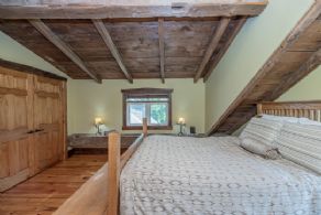 Post and Beam Scarlett Line, Springwater, Ontario - Country homes for sale and luxury real estate including horse farms and property in the Caledon and King City areas near Toronto