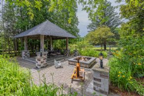 Caledon Gem, Caledon, Ontario - Country homes for sale and luxury real estate including horse farms and property in the Caledon and King City areas near Toronto