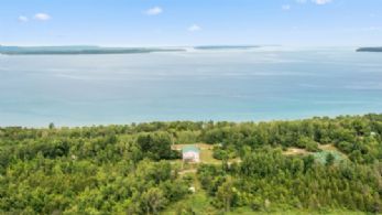 North Ridge Farm, Big Bay, Georgian Bluffs, Ontario - Country homes for sale and luxury real estate including horse farms and property in the Caledon and King City areas near Toronto