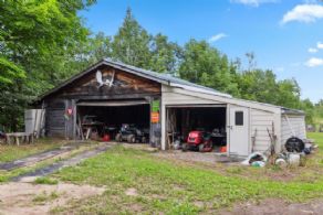 Garage - Country homes for sale and luxury real estate including horse farms and property in the Caledon and King City areas near Toronto